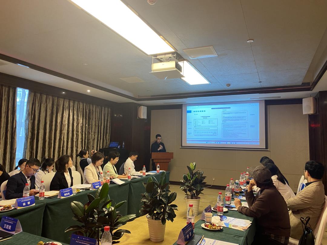 谢老师授课_看图王.jpg 谢老师授课_看图王.jpg